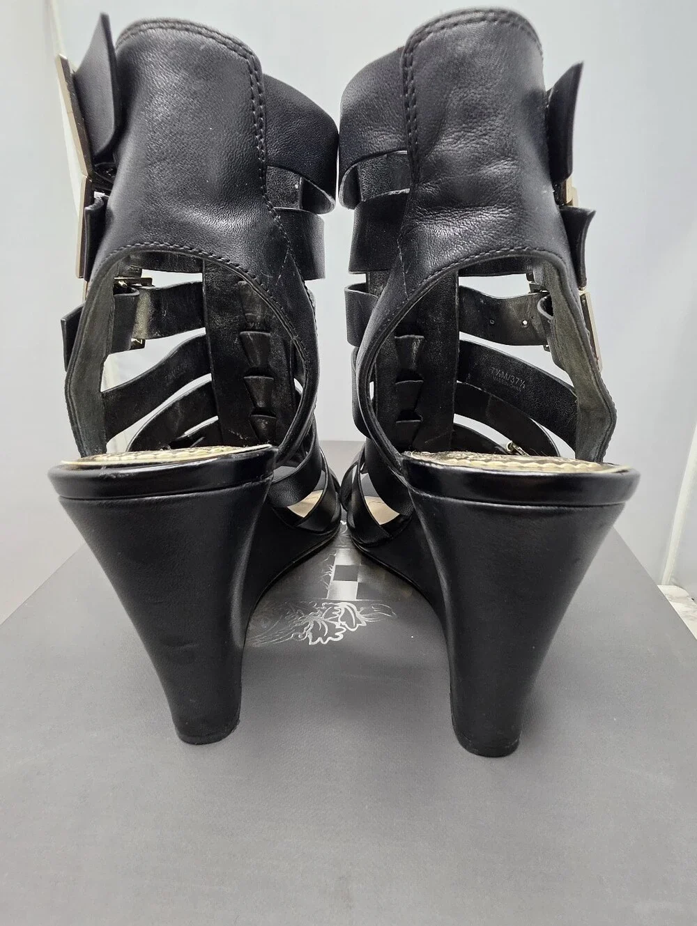 Vince Camuto black leather strappy gladiator wedge sandals 7.5